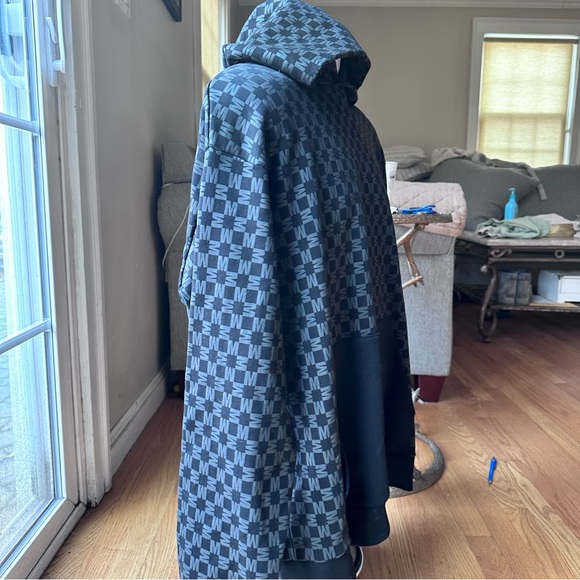 BNWT Moncler sweatshirt xl - Picture 4 of 16